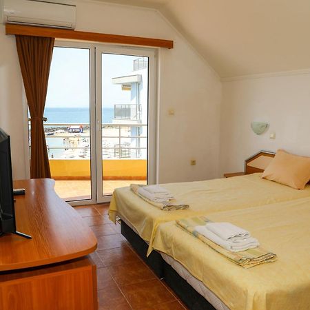 נסבר Hotel Sofia Beach מראה חיצוני תמונה