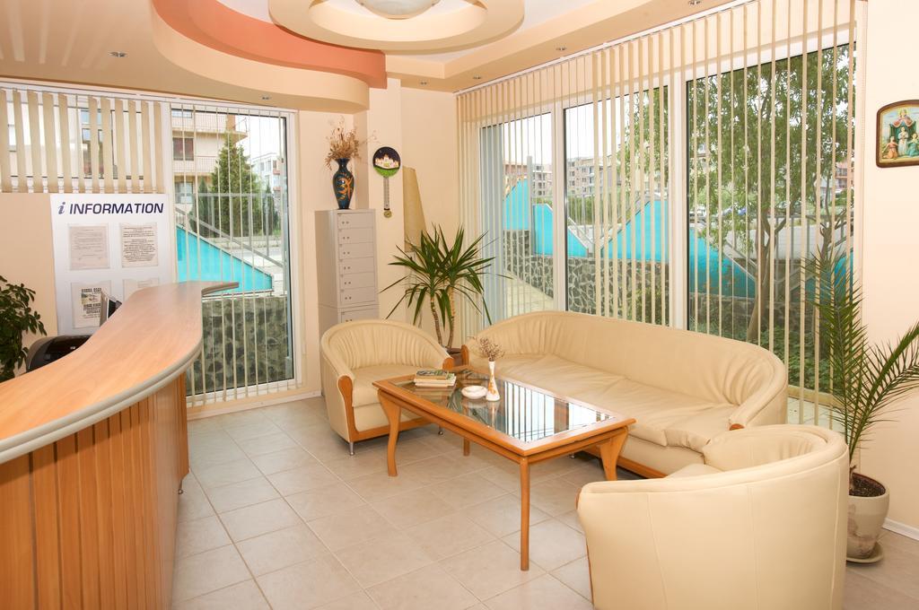 נסבר Hotel Sofia Beach מראה חיצוני תמונה