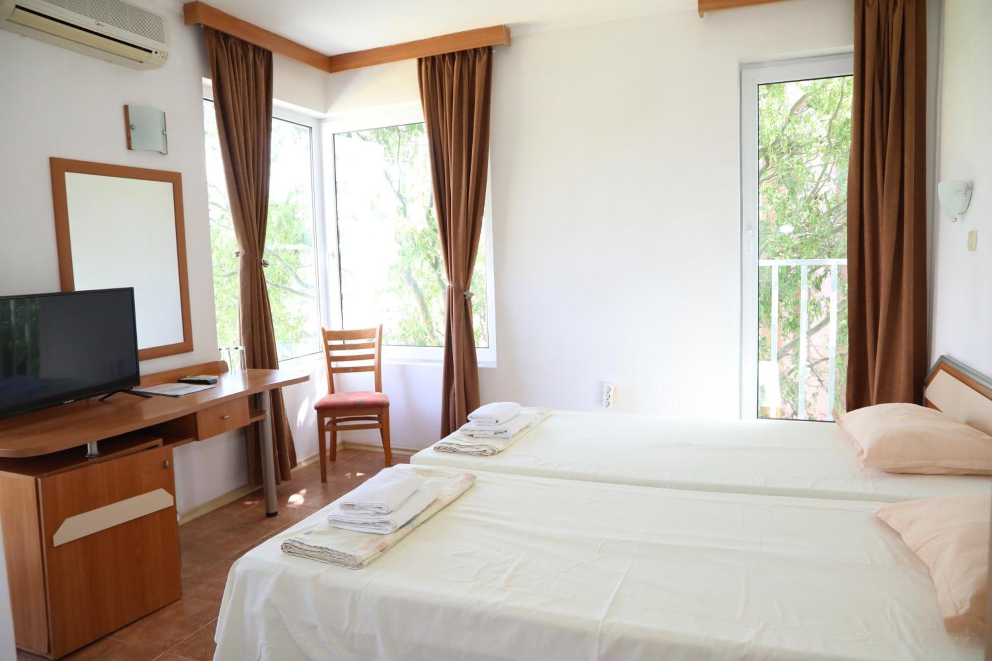 נסבר Hotel Sofia Beach מראה חיצוני תמונה