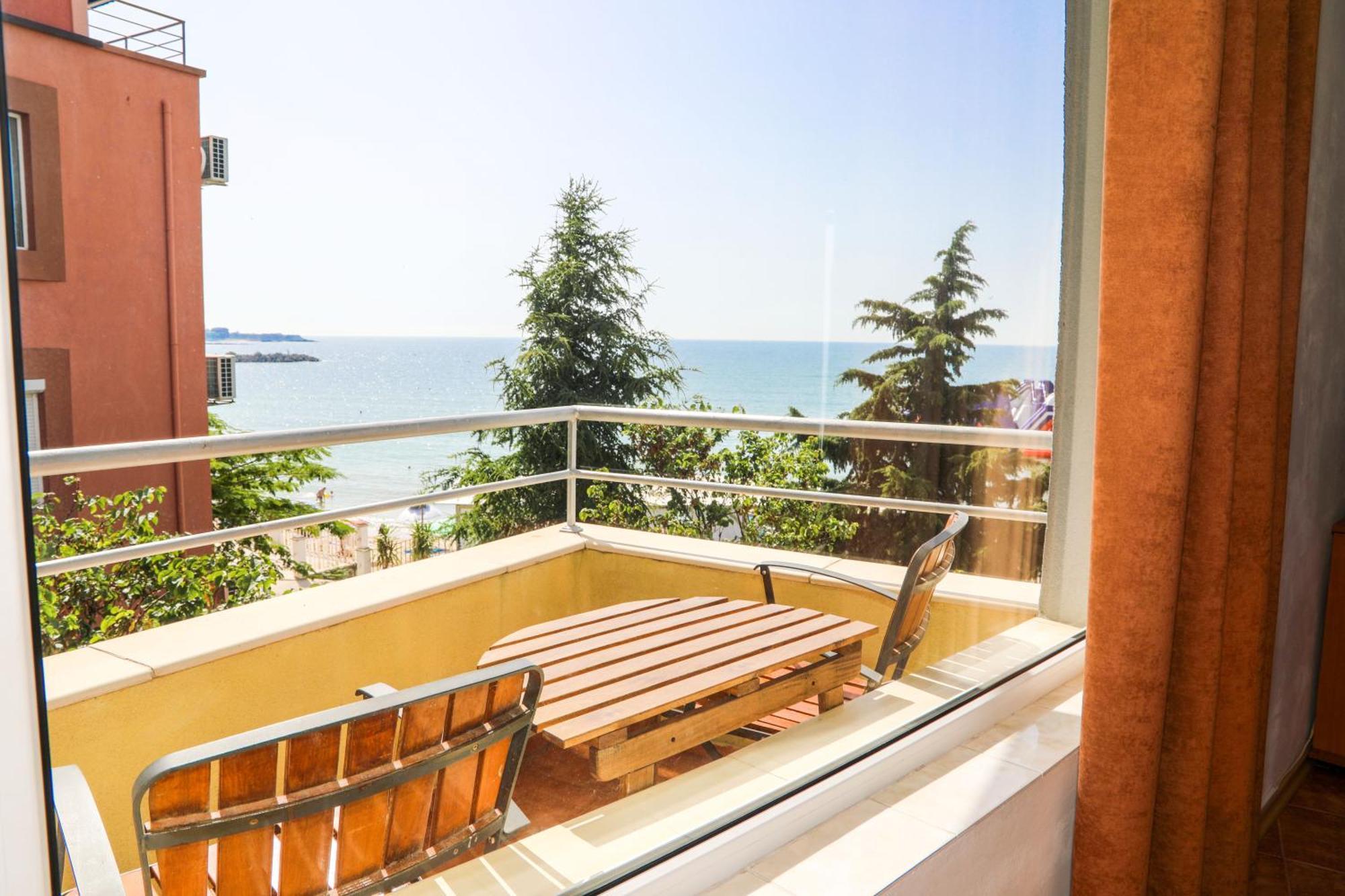 נסבר Hotel Sofia Beach מראה חיצוני תמונה