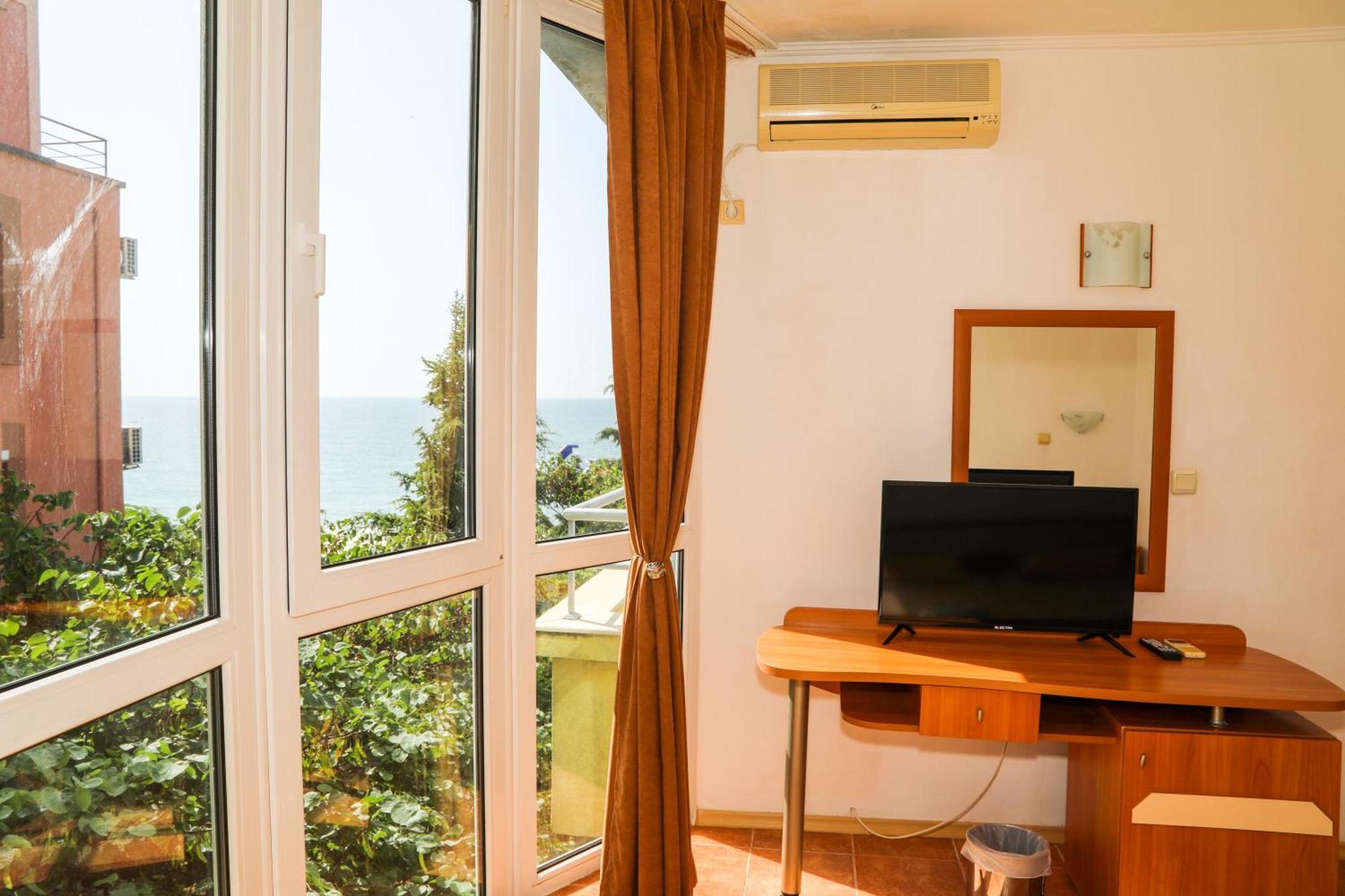 נסבר Hotel Sofia Beach מראה חיצוני תמונה
