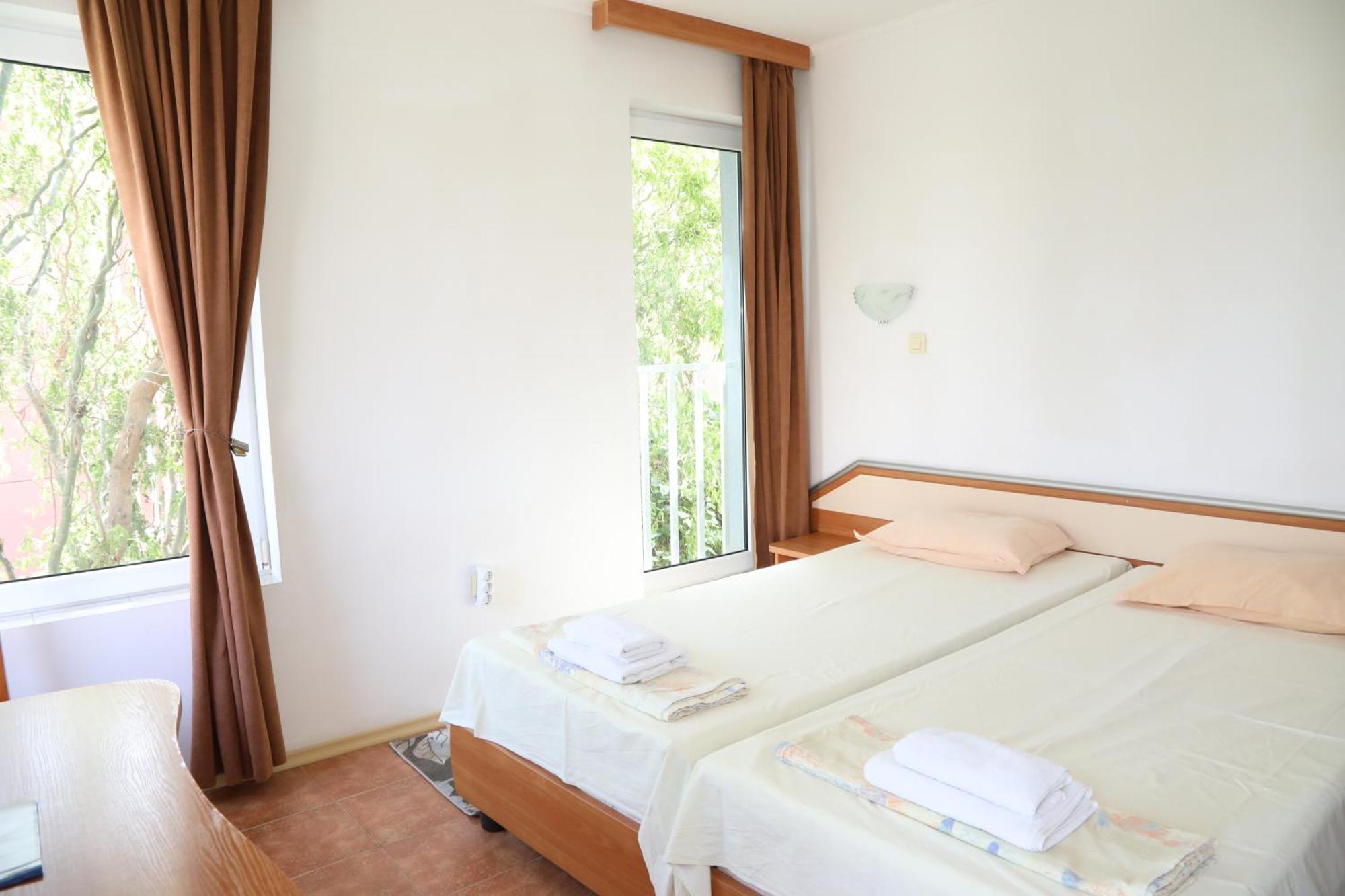 נסבר Hotel Sofia Beach מראה חיצוני תמונה