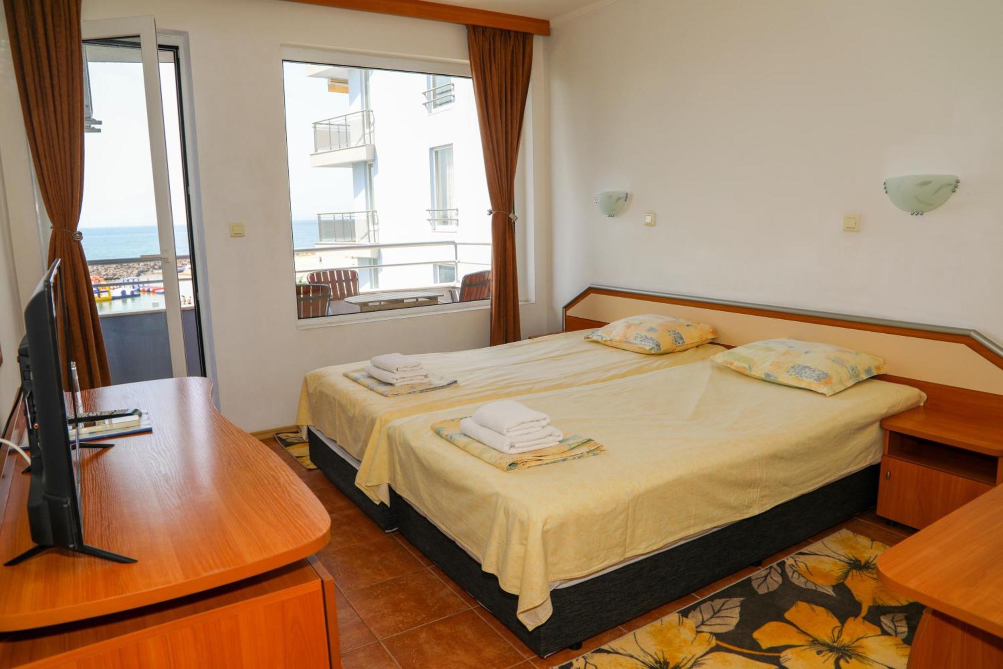 נסבר Hotel Sofia Beach מראה חיצוני תמונה