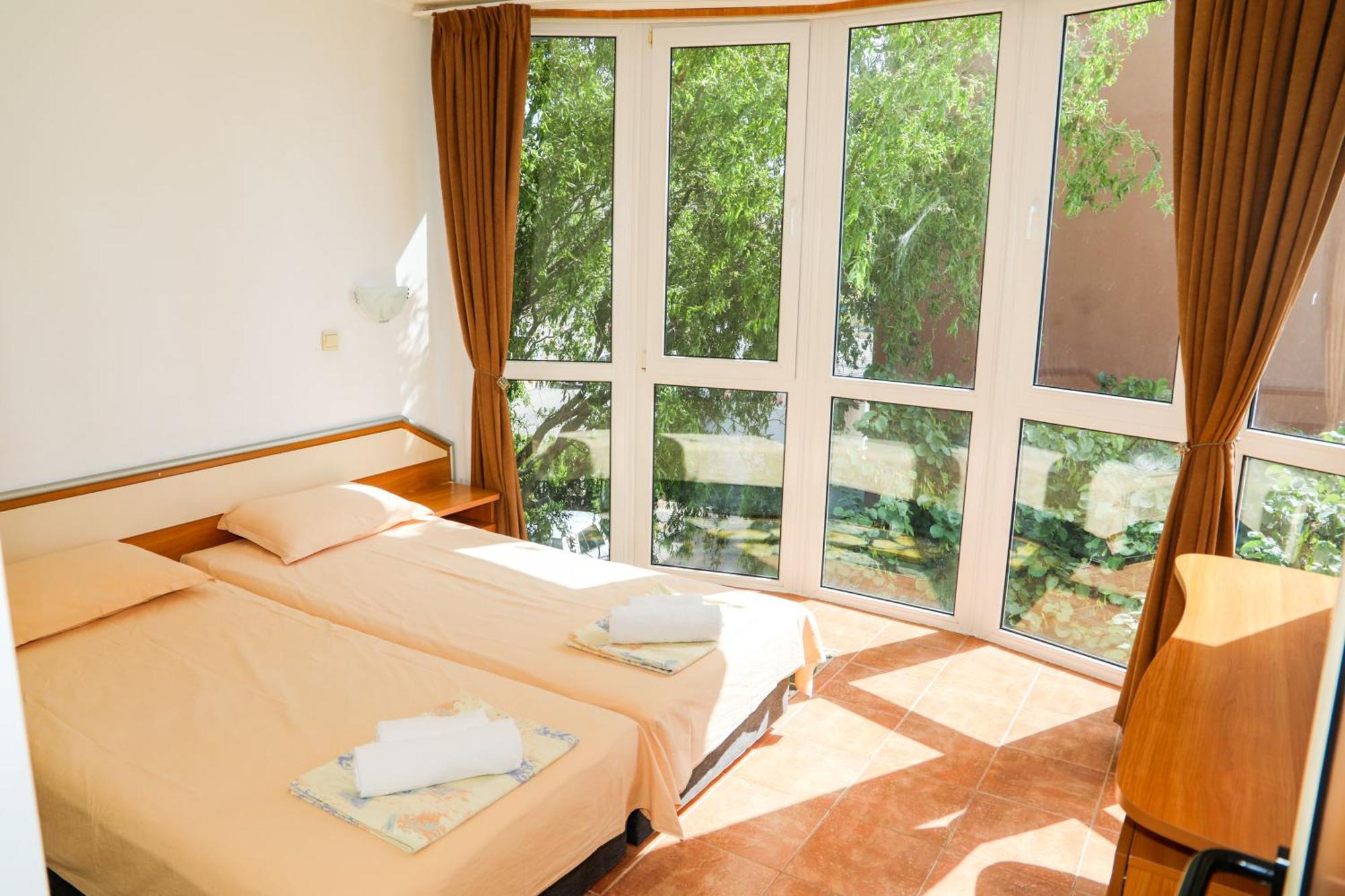 נסבר Hotel Sofia Beach מראה חיצוני תמונה