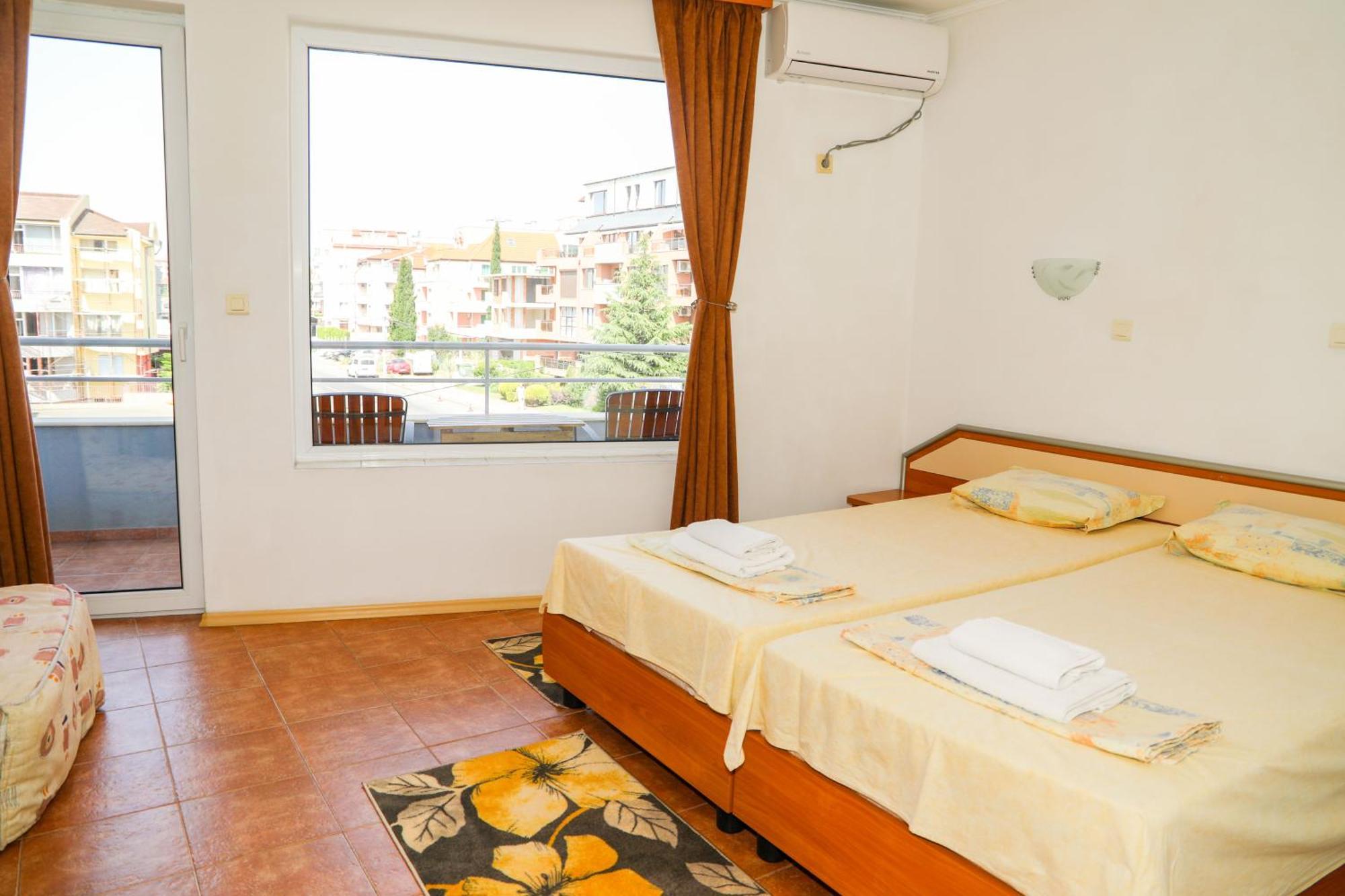 נסבר Hotel Sofia Beach מראה חיצוני תמונה