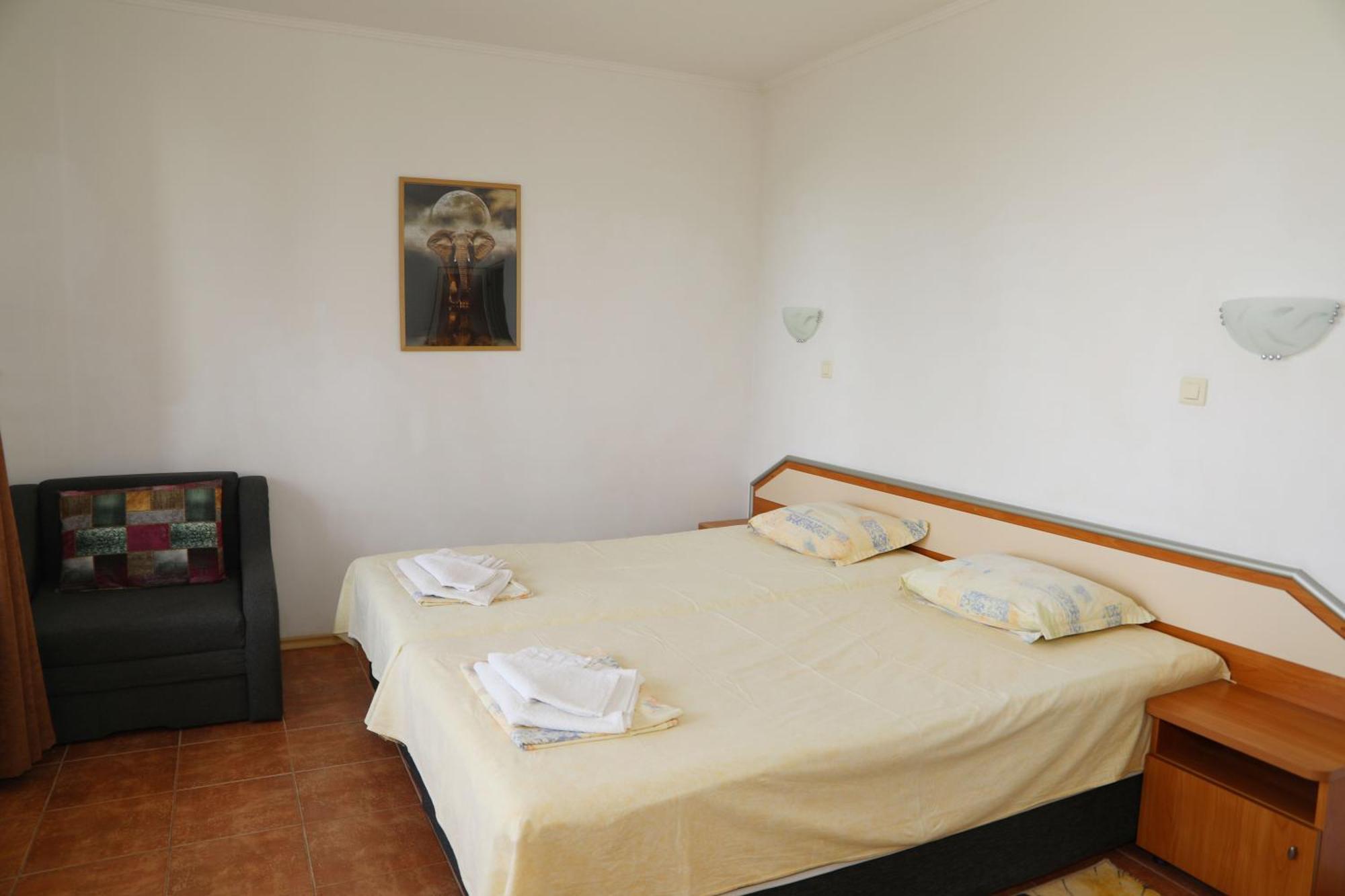 נסבר Hotel Sofia Beach מראה חיצוני תמונה