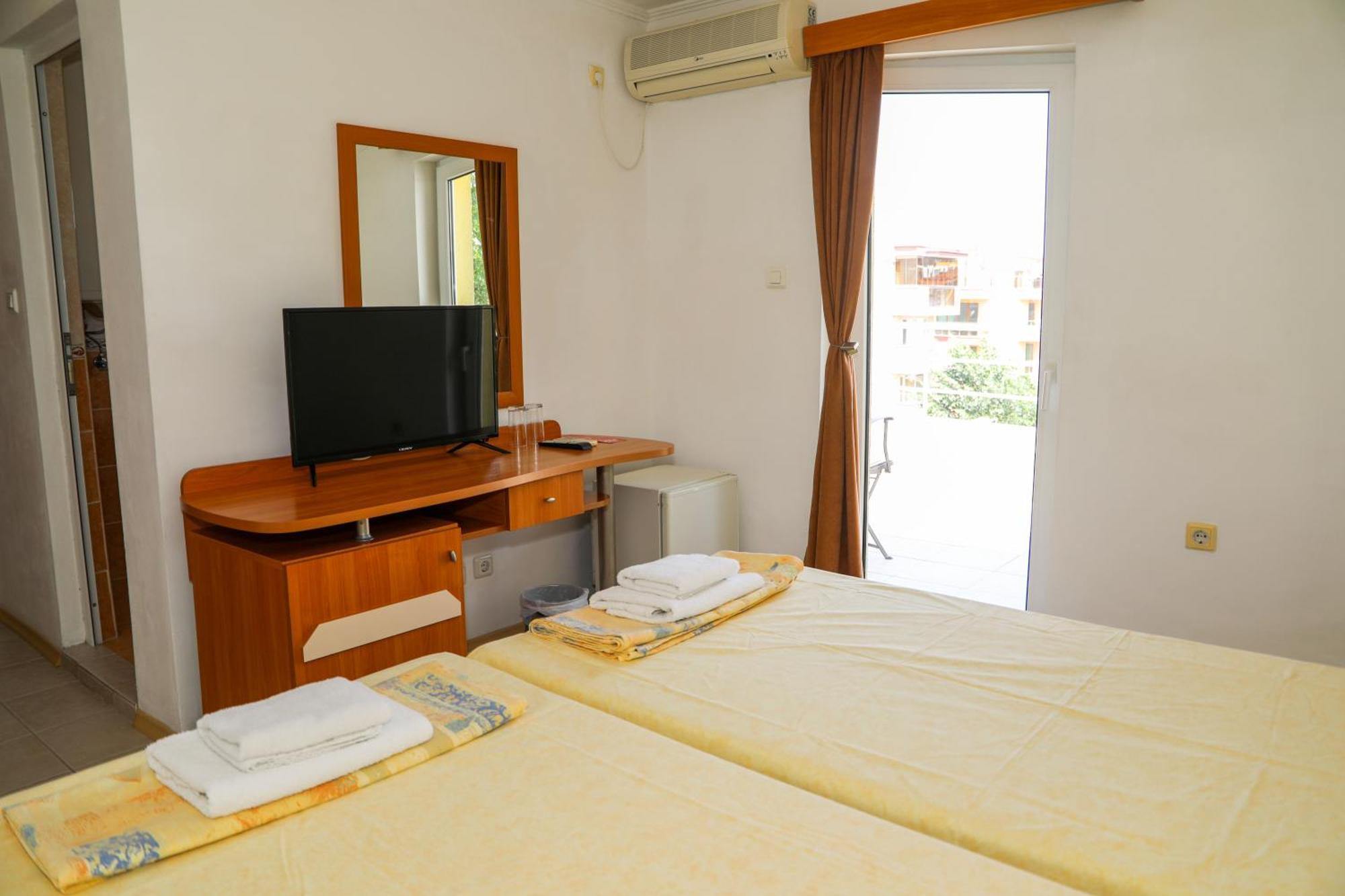נסבר Hotel Sofia Beach מראה חיצוני תמונה